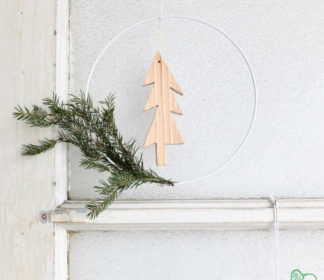 DIY kerstkrans met houten boompje van 10voortwaalf - Villa Appelzee